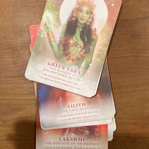 NEW. Divine Feminine Oracle Deck - Picture 4 of 6